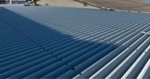 折板屋根の経年状態｜遮熱工事前の工場屋根