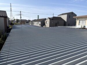 施工前の屋根全体（遮熱シート施工前の状態確認）