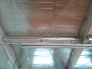 屋根下遮熱施工完了｜卓球場の熱中症対策事例（蕨市）