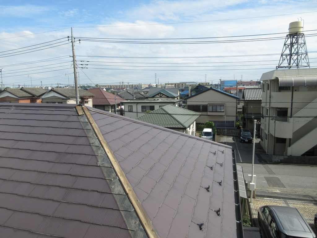 高所作業カメラを使えば鮮明な画像で屋根の状態を確認できる